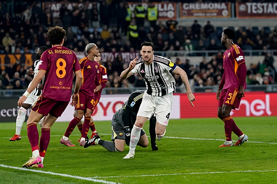 تعادل مثير بين روما ويوفنتوس بثلاثة أهداف لكل فريق في قمة الدوري الإيطالي