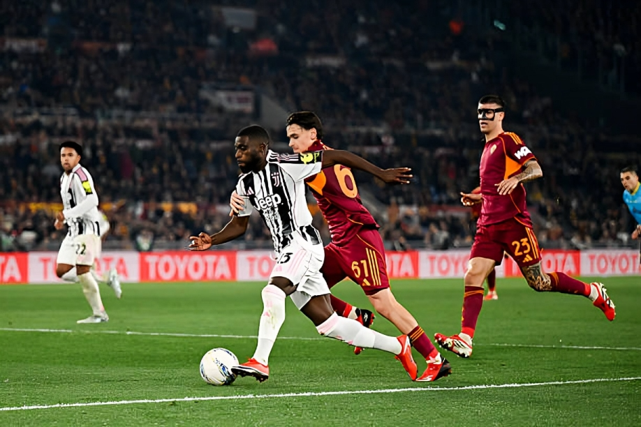 تعادل مثير بين روما ويوفنتوس بثلاثة أهداف لكل فريق في قمة الدوري الإيطالي