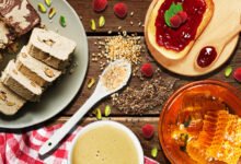 العسل أم المربى؟ أيهما الخيار الصحي الأفضل على مائدة الإفطار