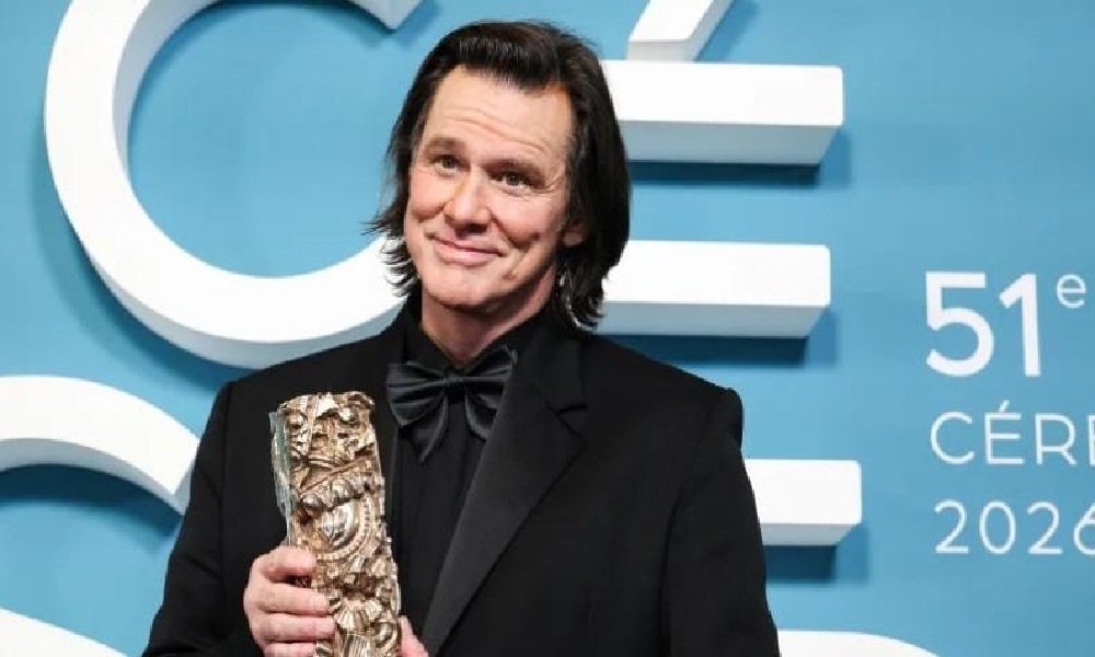 جيم كاري يحسم الجدل من باريس: لا استنساخ ولا انتحال في حفل سيزار