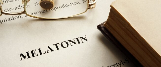 تحذيرات من الجرعات المرتفعة لمكملات الميلاتونين.. كيف تتجنب الإرهاق والصداع في اليوم التالي؟