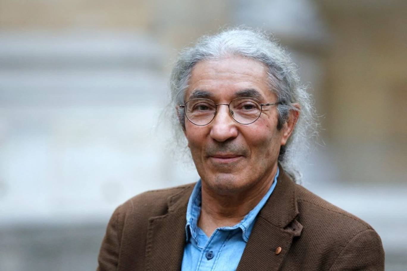 بوعلام صنصال يعلن عزمه مغادرة فرنسا وسط أزمة في قطاع النشر