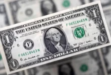 تراجع الدولار مع صعود العملات العالمية بدعم تهدئة الخليج