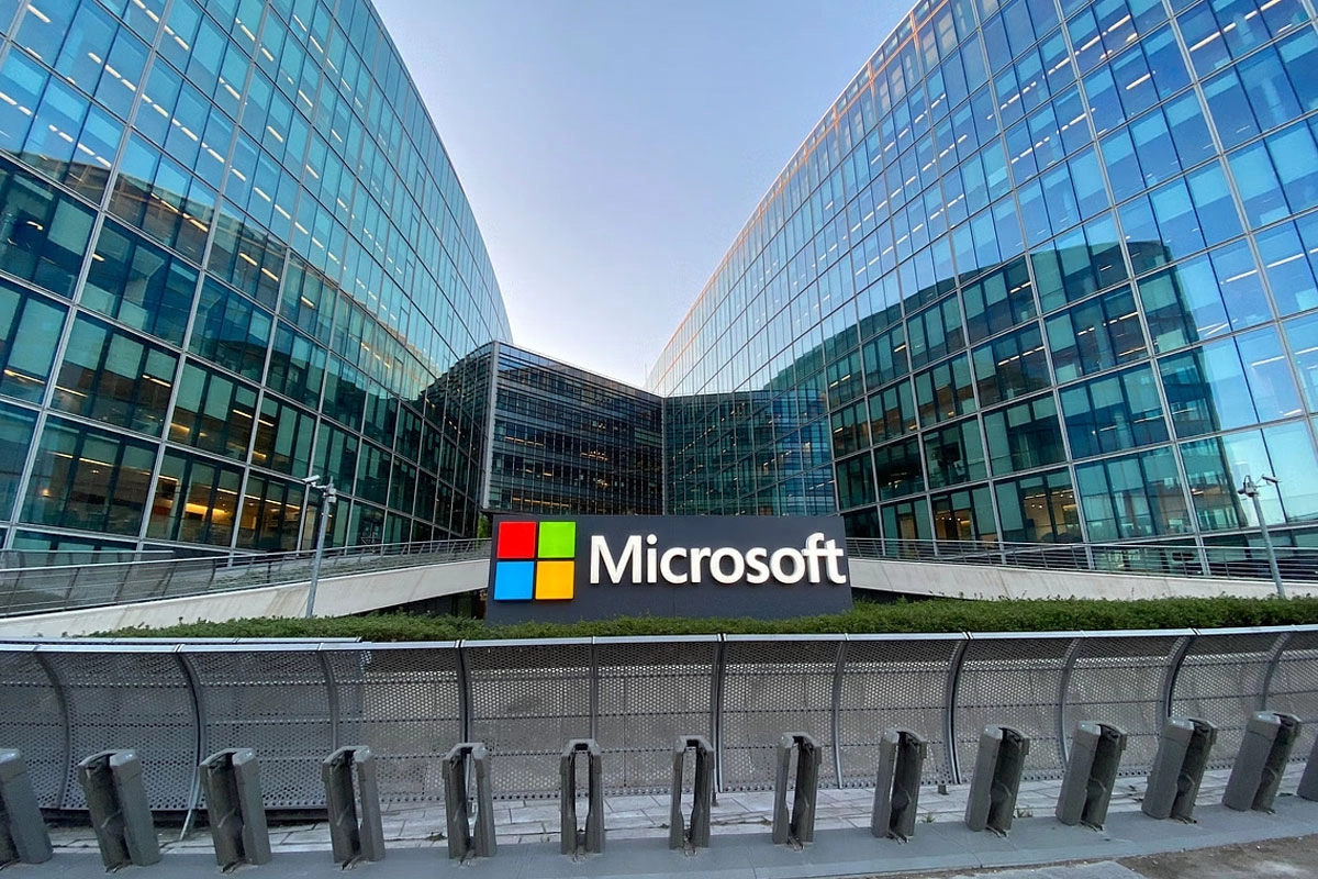 مايكروسوفت تحذر من هجمات احتيالية تستهدف مستخدمي "تيمز" داخل الشركات